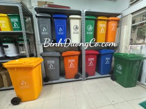Thùng rác công cộng